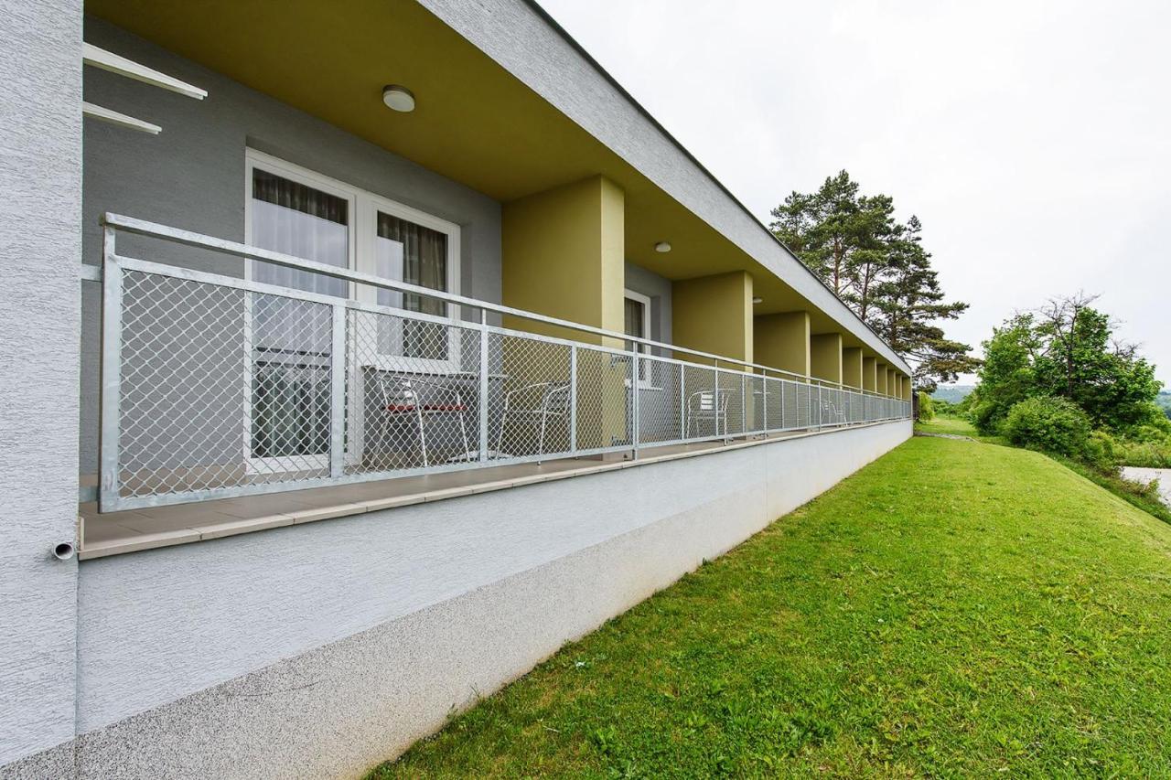 Hotel Rakovec Брно Экстерьер фото