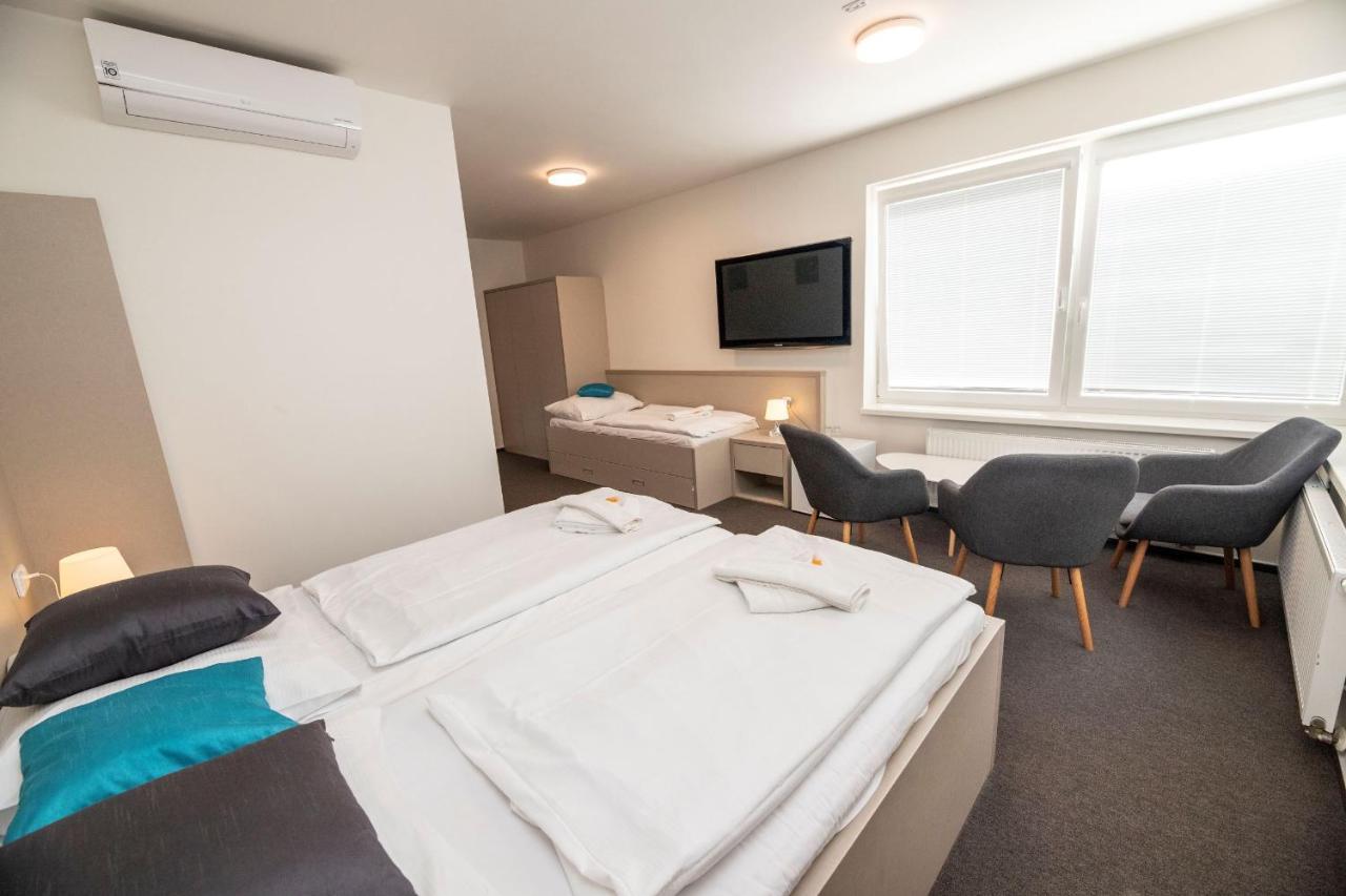 Hotel Rakovec Брно Экстерьер фото
