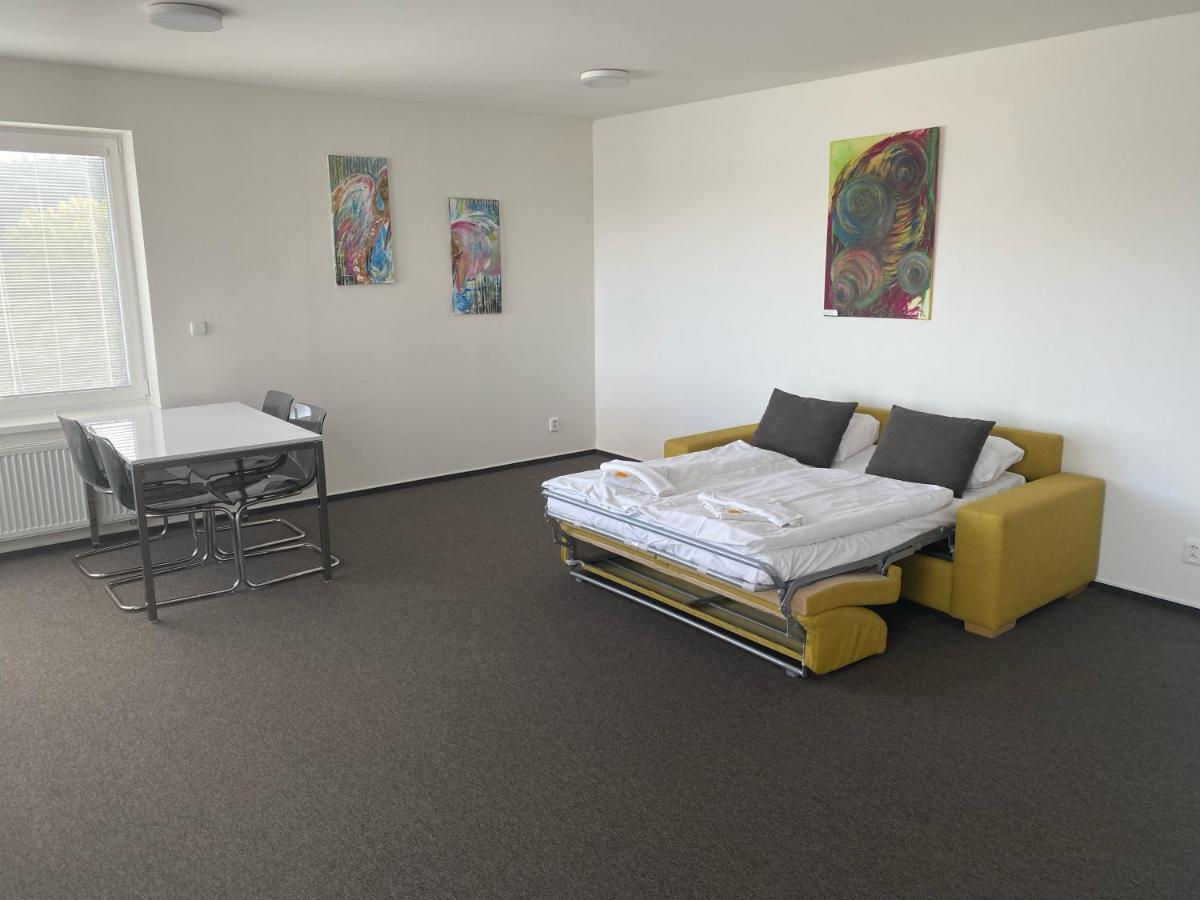 Hotel Rakovec Брно Экстерьер фото