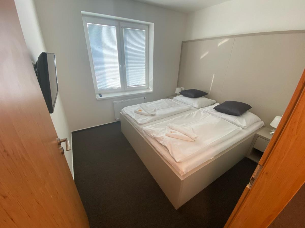 Hotel Rakovec Брно Экстерьер фото